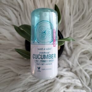 Wet N Wild Photofocus 3-in-1 Cucumber Primer Water